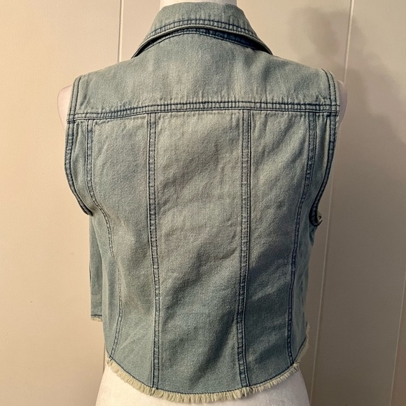 Indigo Rein jean vest frayed hem pockets small EUC - Picture 2 of 6